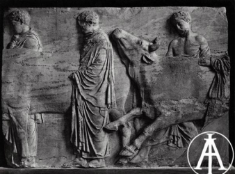 Atene, Museo dell'Acropoli, fregio del Partenone.<br>Fot.: Edizioni Alinari, Firenze, n. 24638.<br>Data ripresa: 1930 ca. <br>Fondo Lugli, inv. 73954