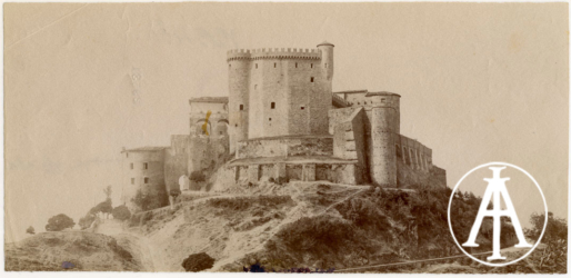 Fosdinovo (MS), rocca dei Malaspina.<br>
Albumina, mm. 217 x 104
<br>Fot.: Edizioni Alinari, Firenze.
<br>Data ripresa: 1910 circa
<br>Fondo Ricci, inv. 29531