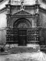 Vicovaro (RM), Tempietto di San Giacomo, portale.<br>Gelatina, mm 170 x 230<br>Fot.: Gabinetto Fotografico Nazionale, Roma, serie E 834. <br>Data ripresa: 1910 ca.
<br>Fototeca INASA, inv. 50283